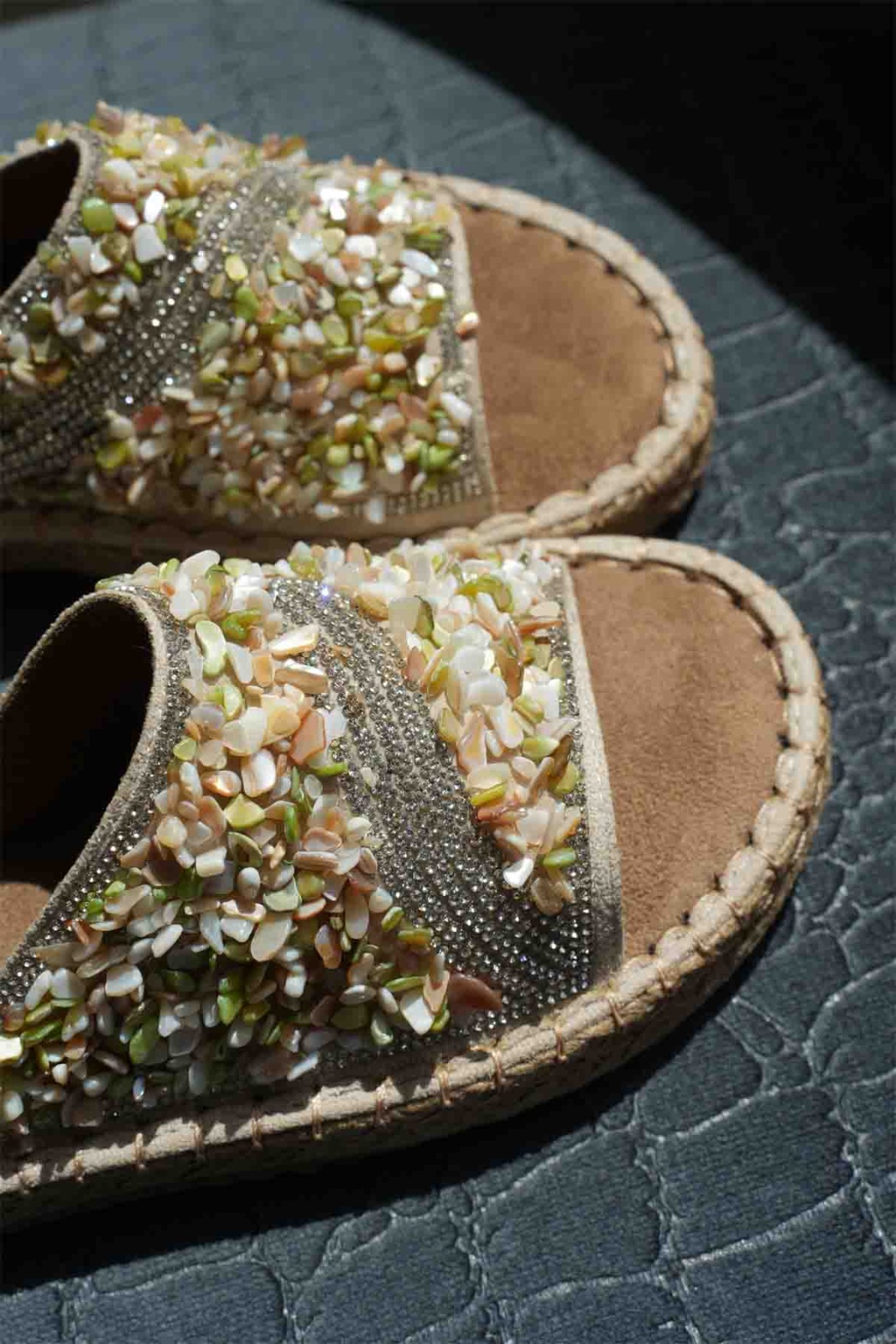 Kadın Bej Taş İşlemeli Terlik TR35MY08B