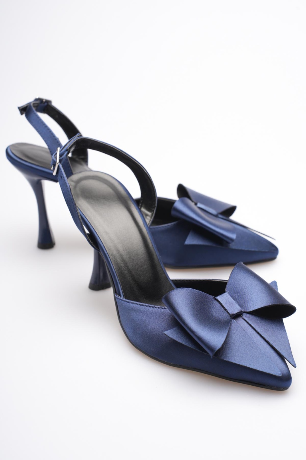Kadın Lacivert Fiyonklu Saten Slingback Topuklu Ayakkabı TR40MS01E