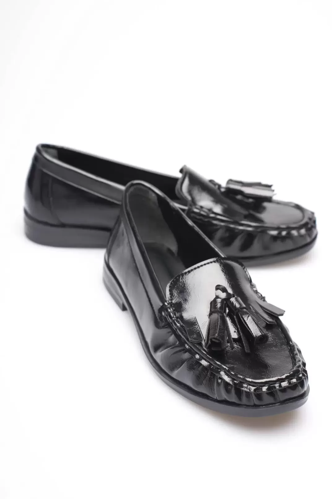 Siyah Rugan Püsküllü Kadın Loafer Ayakkabı TR88MS01A