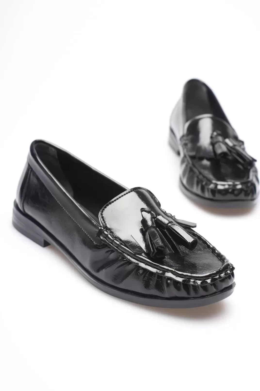 Siyah Rugan Püsküllü Kadın Loafer Ayakkabı TR88MS01A