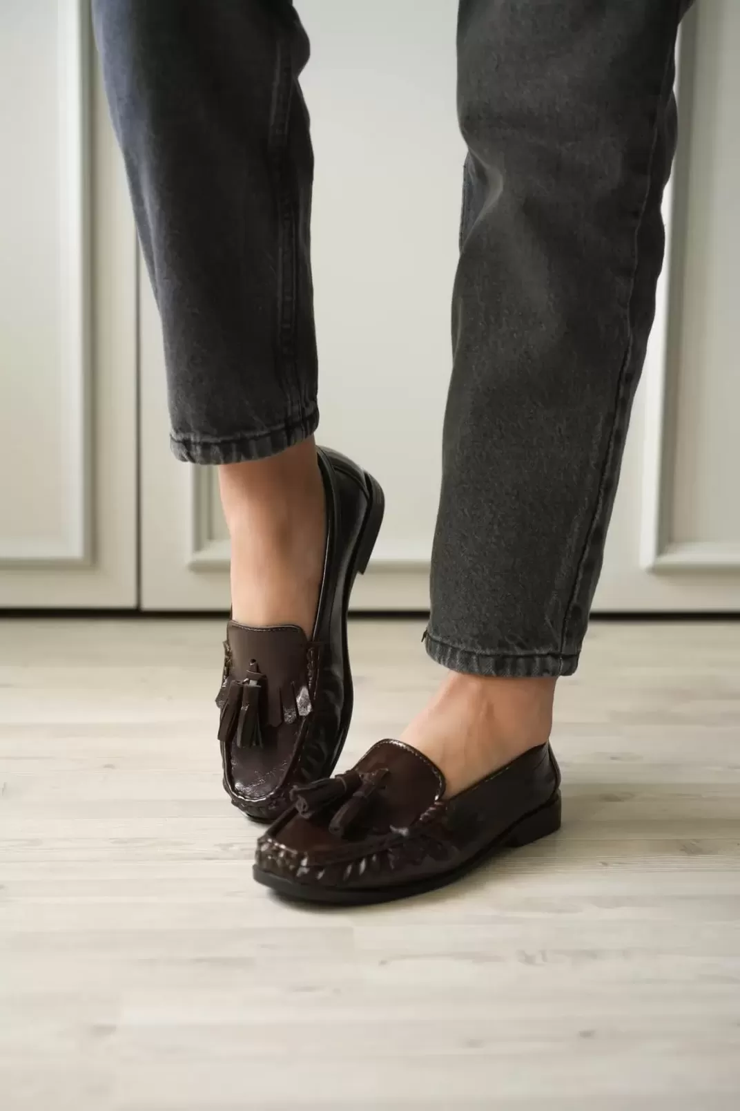 Acı Kahve Rugan Püsküllü Kadın Loafer Ayakkabı TR88MS01B