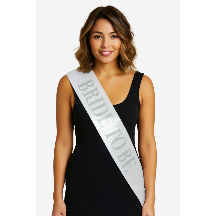 Beyaz Saten Üzerine Kalın Gümüş Yazılı Bride To Be Kuşağı 10 Cm Genişlik (4915) Go-53-vice/(1395)
