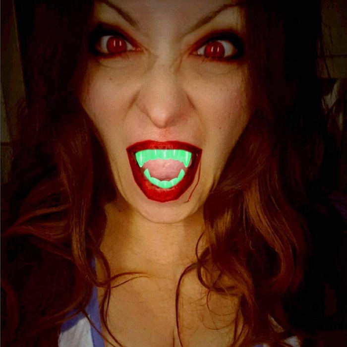 Karanlıkta Parlayan Fosforlu Çift Damak Takma Vampir Dişi (4915) Go-53-vice/(1395)