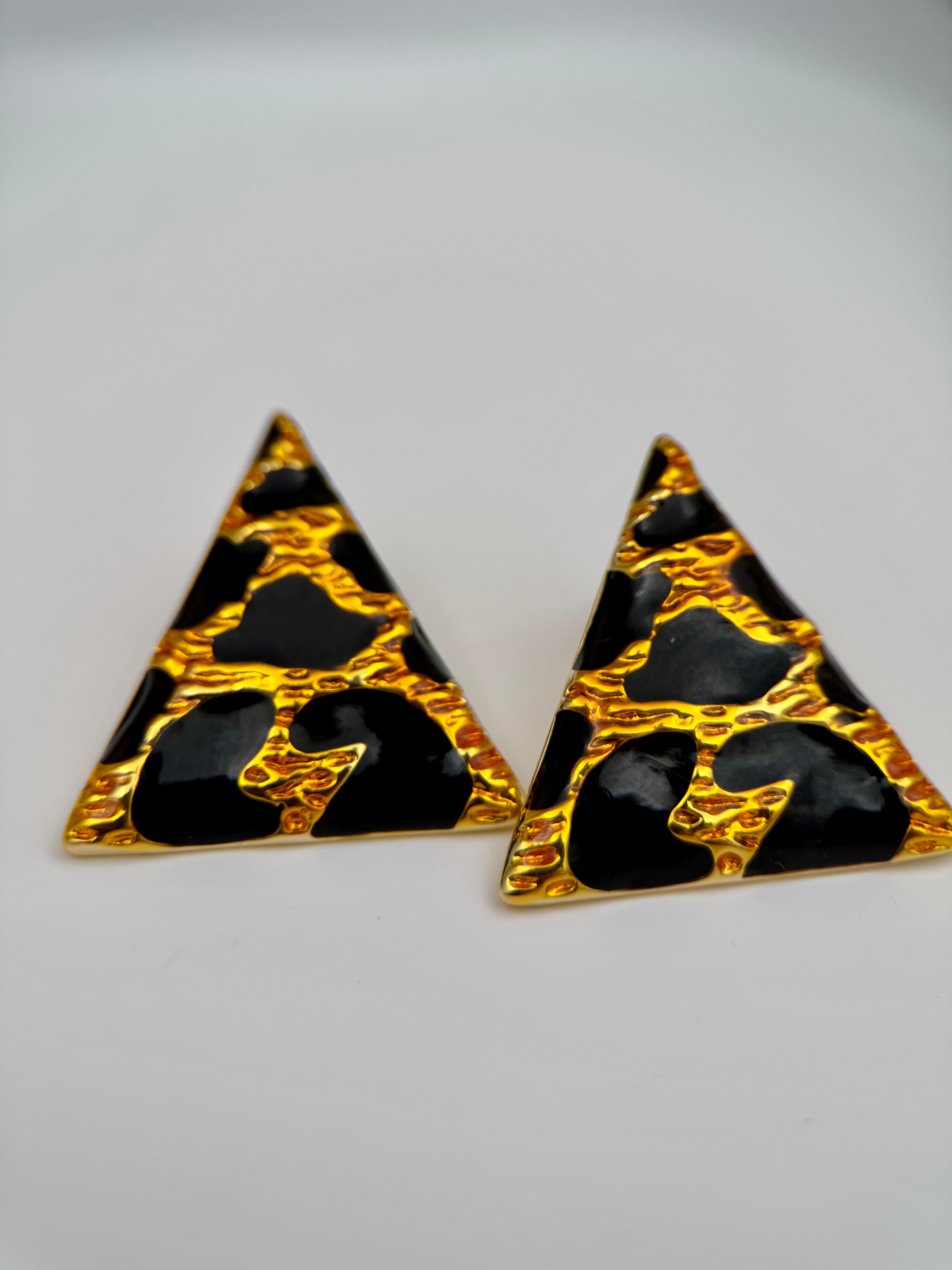 Üçgen Leopar Desenli Gold Detaylı Modern Tasarım Küpe