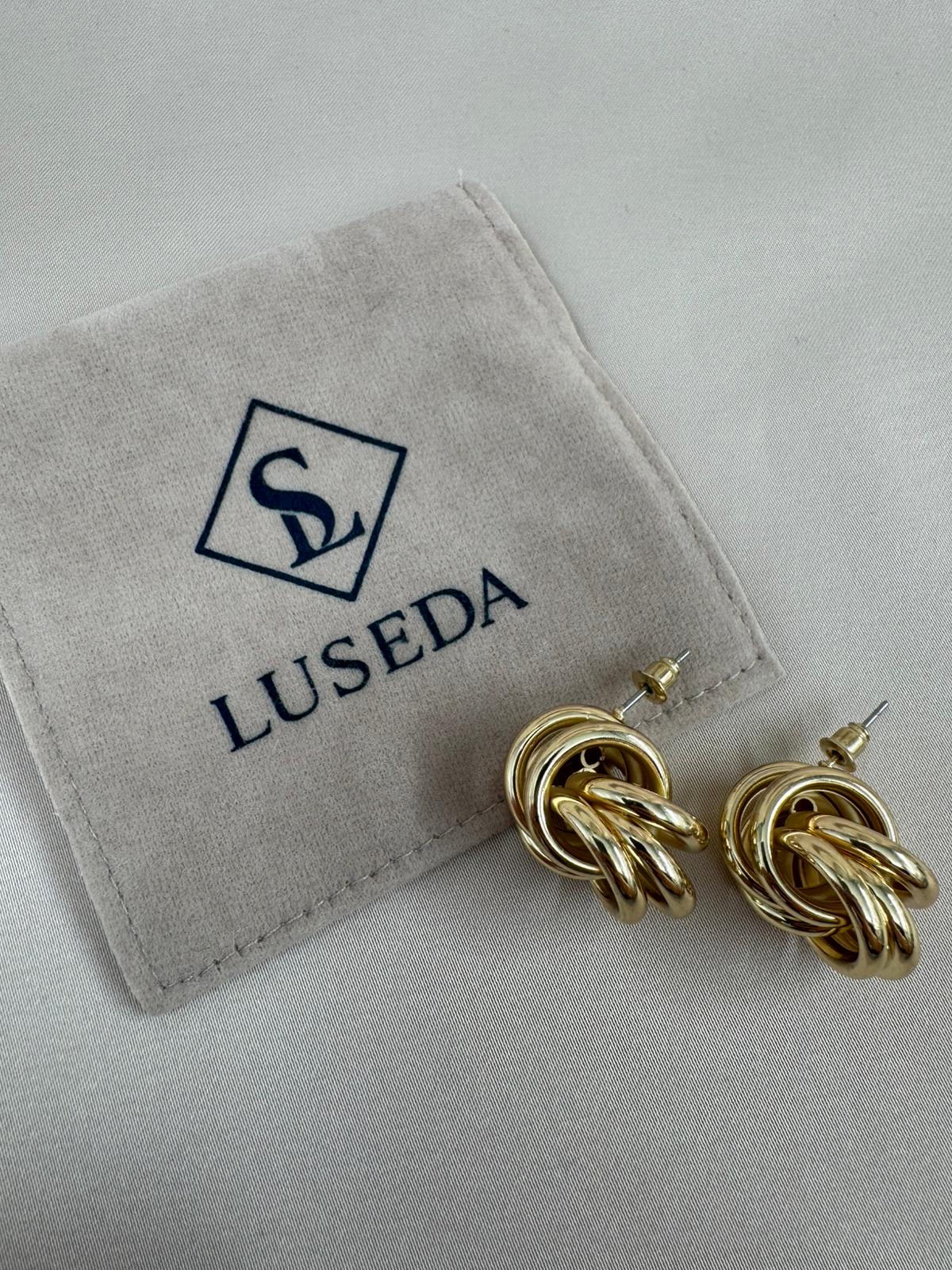 Gold Renk Kalın Halka Zincir Detaylı Küpe