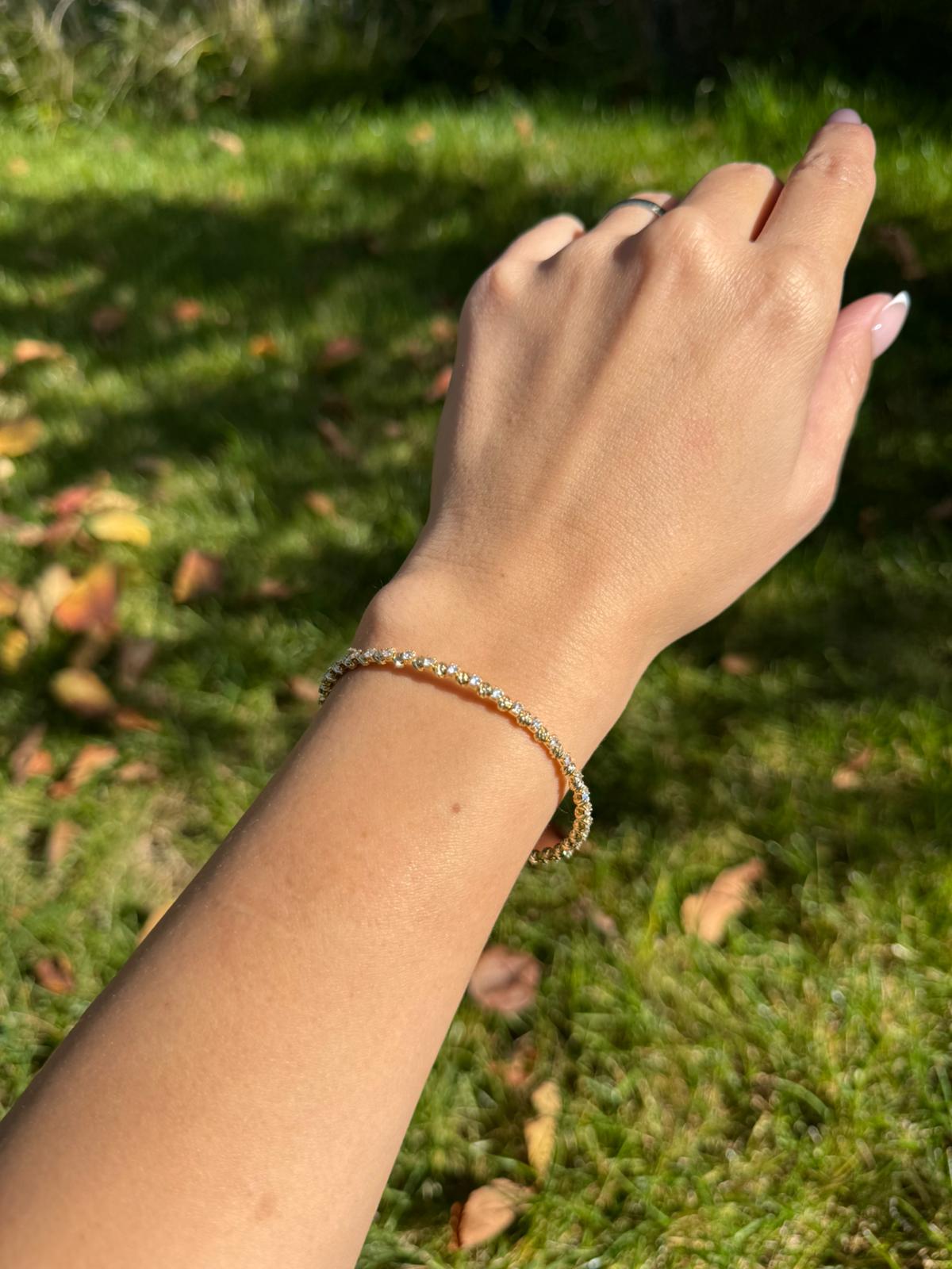 Gold Renk Dorikalı Zarif Taşlı Ayarlanabilir Çelik Bileklik