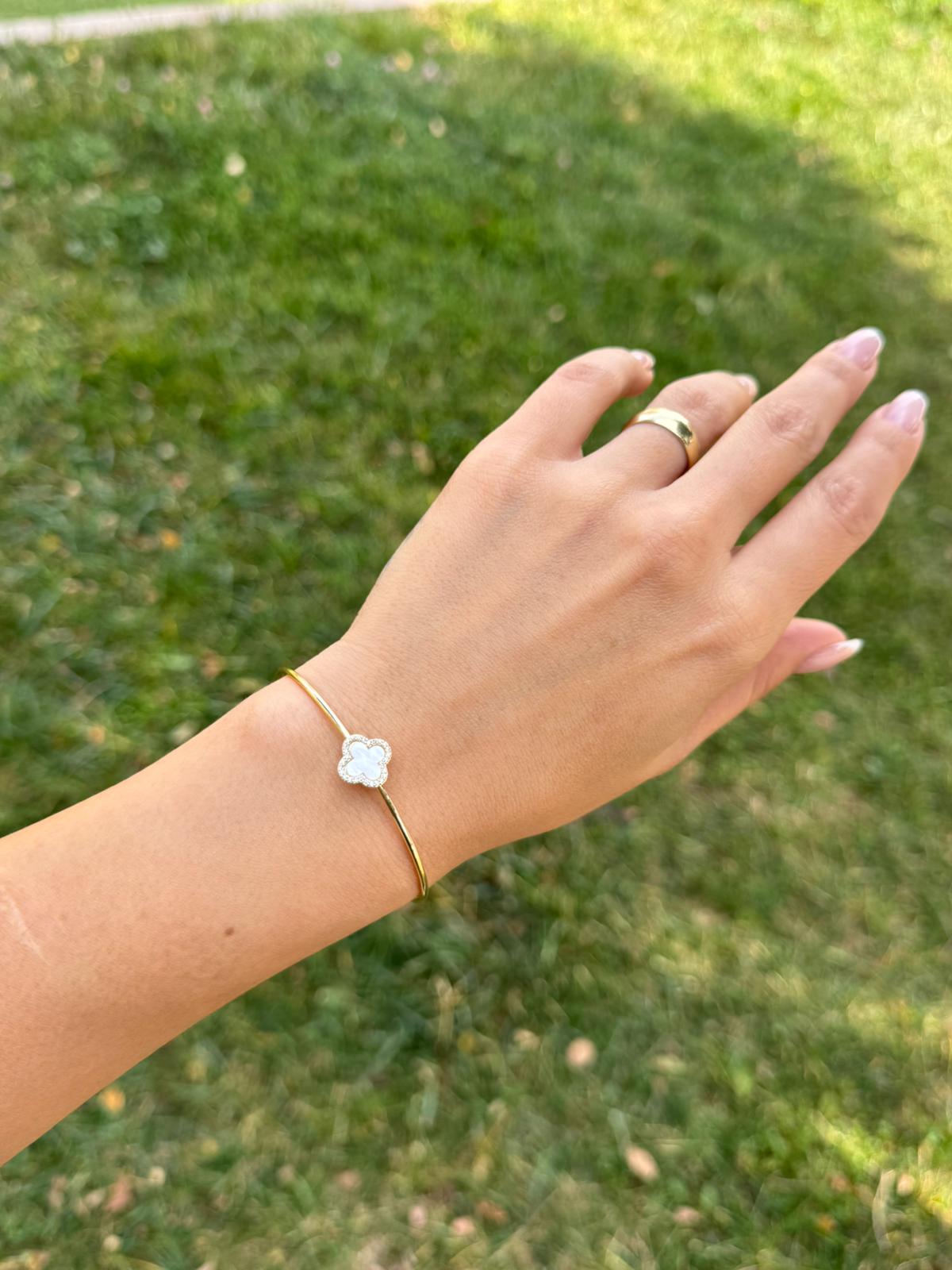 Yonca Figürlü Sedef Taşlı Ayarlanabilir Gold Bileklik