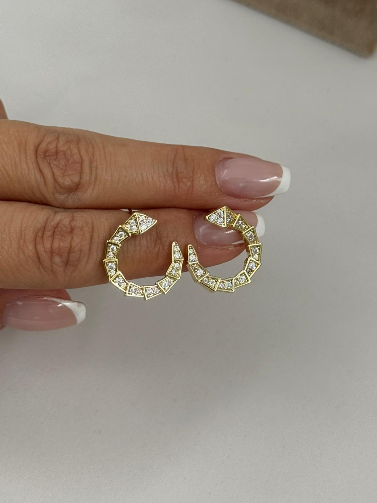 VIP Yılan Form Gold Renk Zirkon Taşlı Küpe