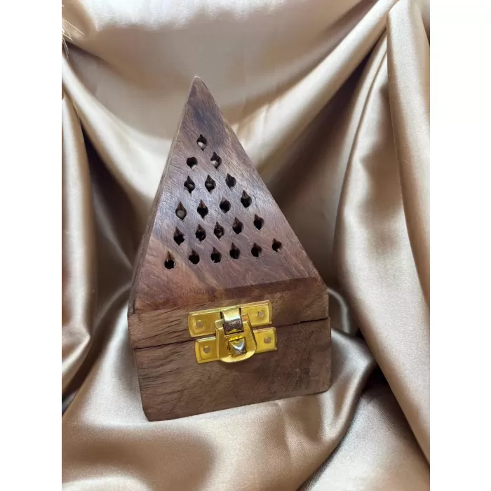 Piramit Ahşap Tütsülük