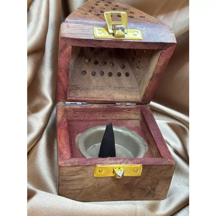 Piramit Ahşap Tütsülük