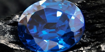 Safir Taşı Nedir? Bilgelik ve Asalet