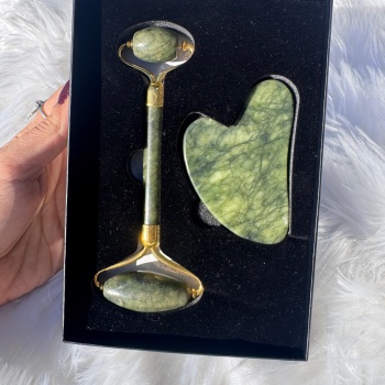 Yeşim Taşı Face Roller ve Gua Sha Seti