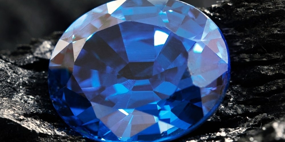 Safir Taşı Nedir? Bilgelik ve Asalet