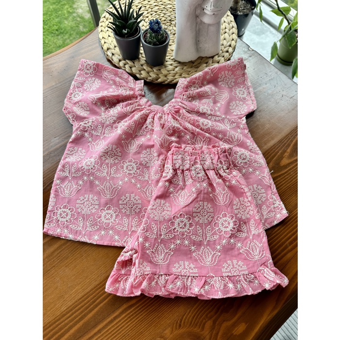 Çiçek Desenli Nakışlı Pembe Takım (2li) – Bluz ve Şort