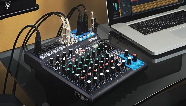 Yamaha MG10XCV Ön Görünüm