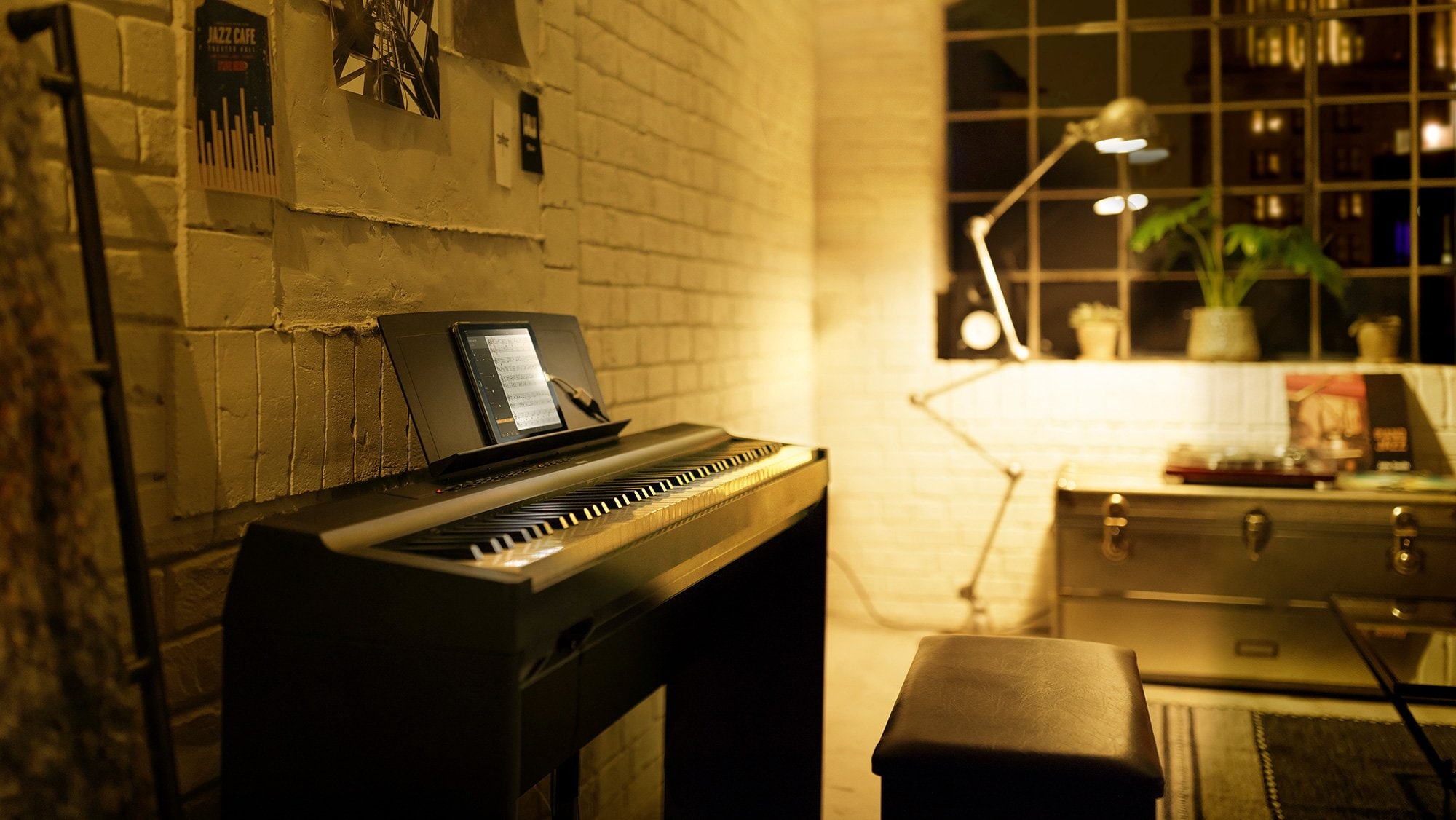 Yamaha P125A Ön Görünüm