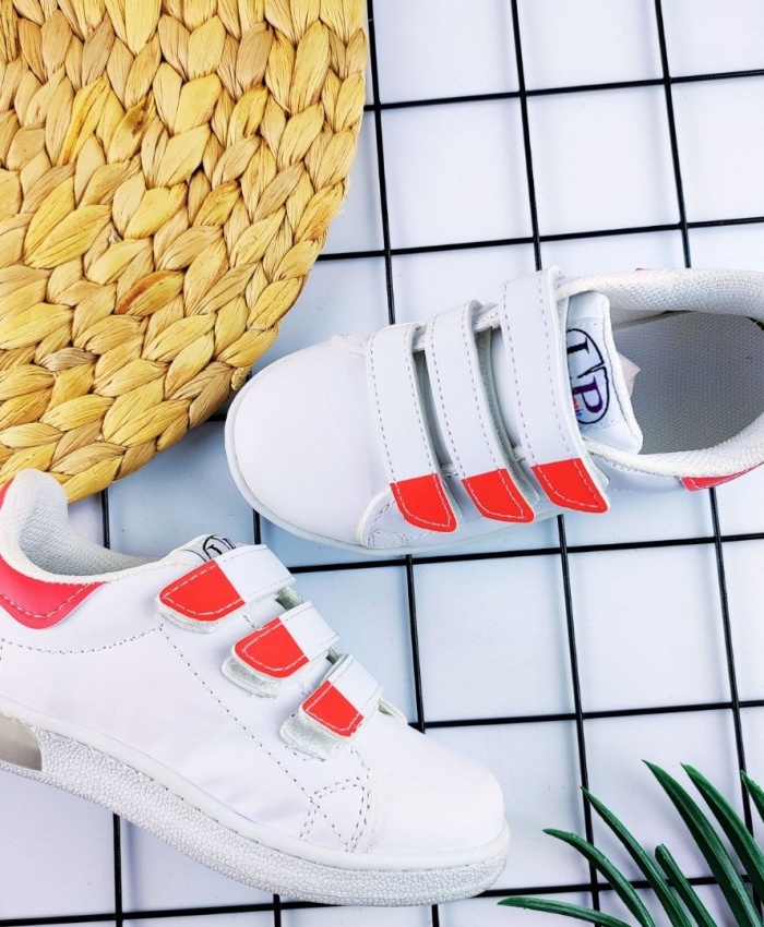 Işıklı Unisex Çocuk Spor Ayakkabı - Mor Renkli ve Sentetik Deri Malzemeli