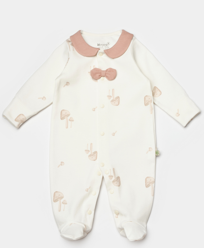 Kız bebek önden çıtçıtlı fiyonk detaylı mantar baskılı ayaklı tulum
