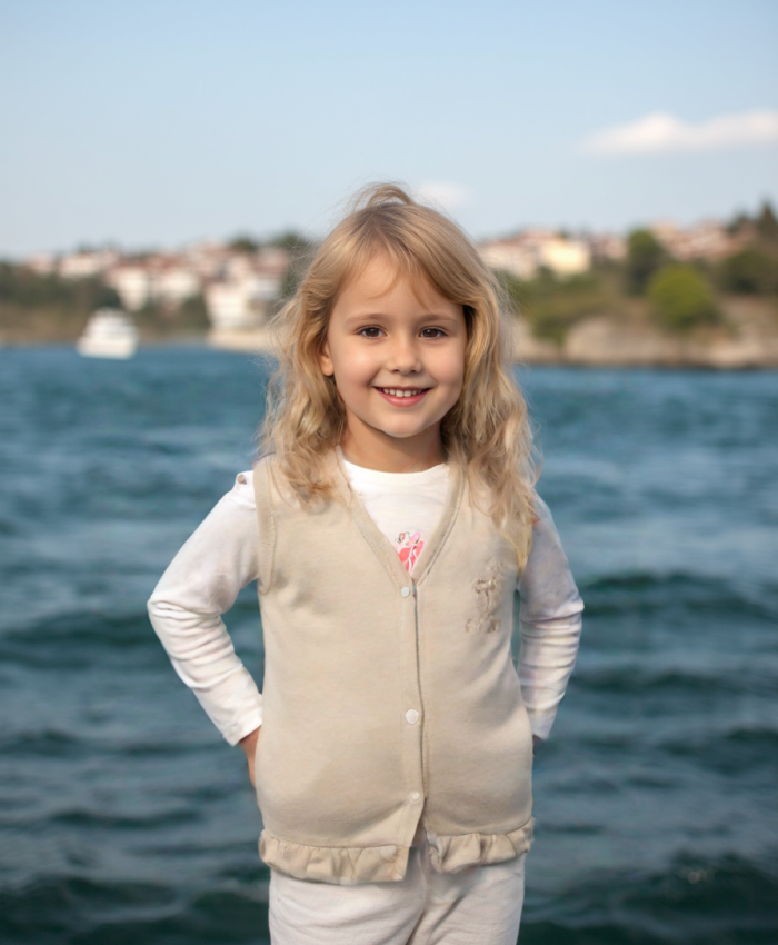 Kız bebek önden çıtçıtlı mantar işlemeli etek uçları fırfırlı yelek