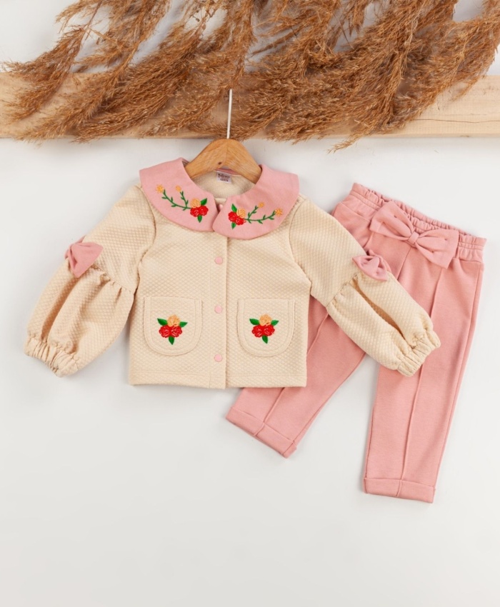 Kız Bebek bebe yaka yakası çiçek nakışlı kolları kurdelalı balon kol takım