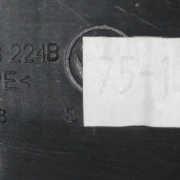 Torpido Yan Kapak Sağ (VW)(5G0868224B)(Golf 7)