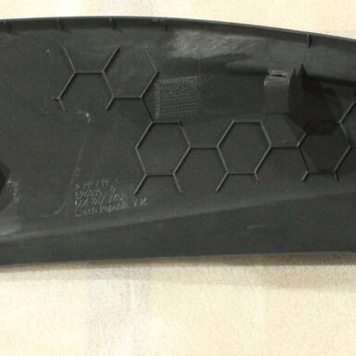 Plastik Kaplama - Direk Alt, Sol Arka (VW)(5G6867765E)(Golf 7)