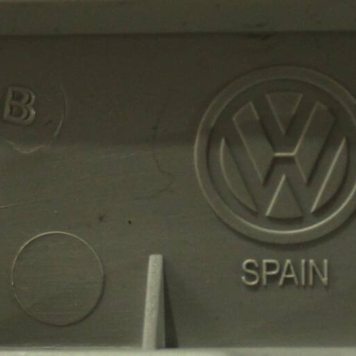 Plastik Kaplama A Sütun Orta Sağ (VW)(5G0868144B)(Golf 7)