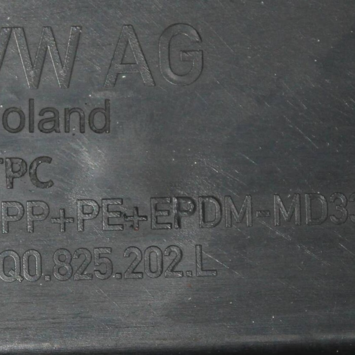 Plastik Muhafaza - Alt Taban Sağ (VW)(5Q0825202L)(Golf 7)