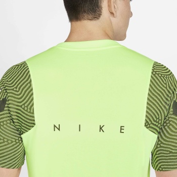 Nike Dri-FIT Strike Kısa Kollu Erkek Futbol Üstü