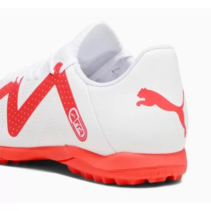 Puma Future Play TT 107381-01 Erkek Halısaha Ayakkabısı BEYAZ