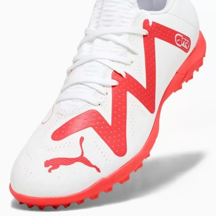 Puma Future Play TT 107381-01 Erkek Halısaha Ayakkabısı BEYAZ