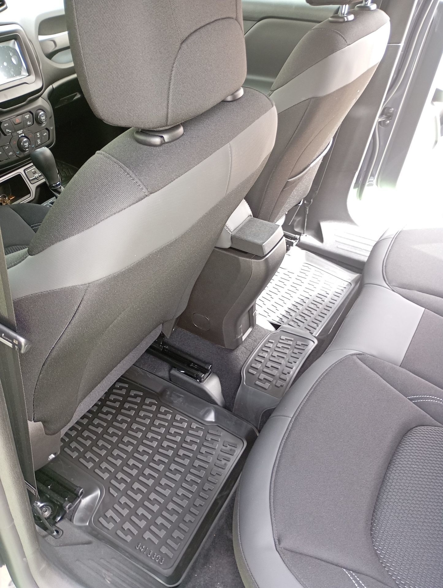 Jeep Renegade 2015 Sonrası 3D Havuzlu Paspas Siyah
