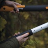 Fiskars HS86 SmartFit Teleskopik Çit Budama Makası 1013565