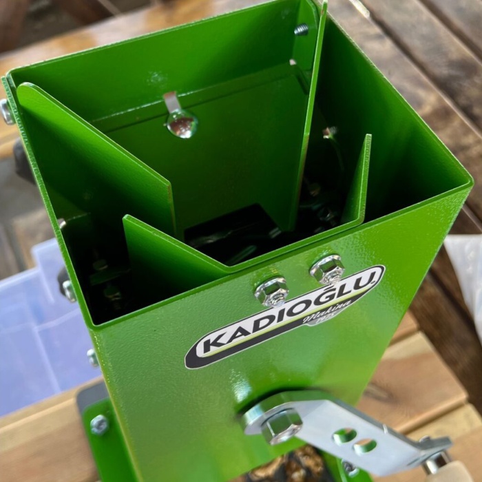 Kadıoğlu C10 Disk Sistem Ceviz ve Fındık Kırma Aleti
