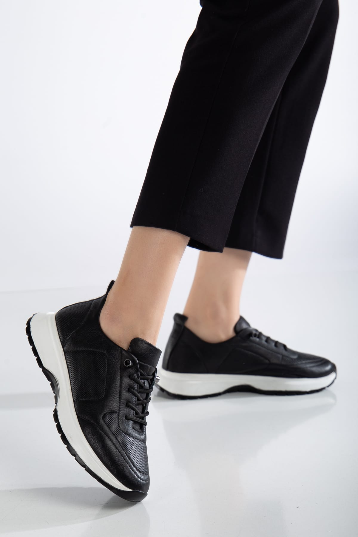 Kadın Sneakers Siyah İçi Dışı Hakiki Deri Spor Ayakkabı