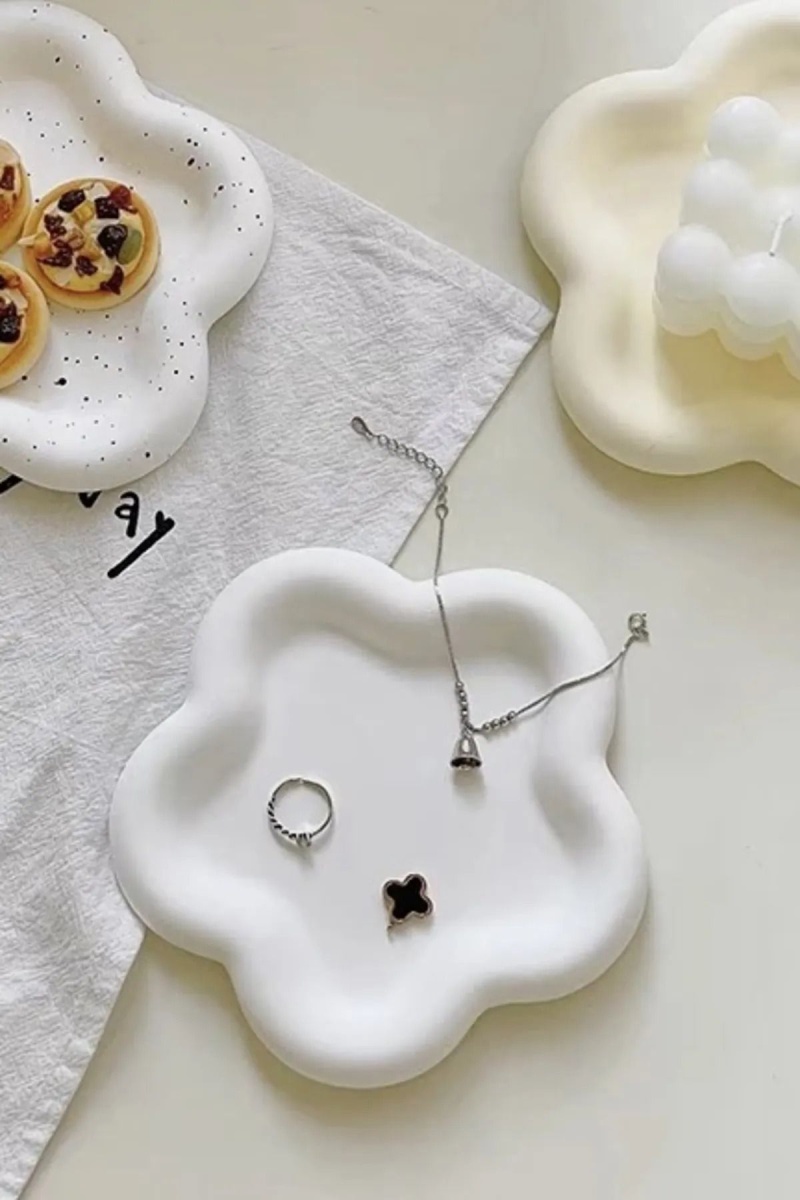 Taş Tozu Kalıbı – Çiçek Şeklinde Dekoratif Beton Tabak, Takı Tabağı – Silikon Kalıp