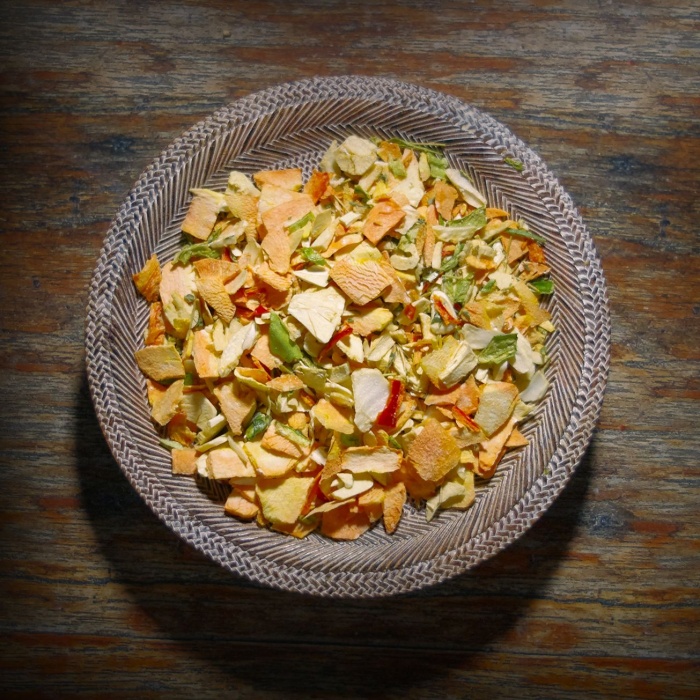 SPICY VEGGIE MIX | Havuç, Sarımsak, Soğan, Kırmızı Biber, Yeşil Biber, Kekik, Tuz |
