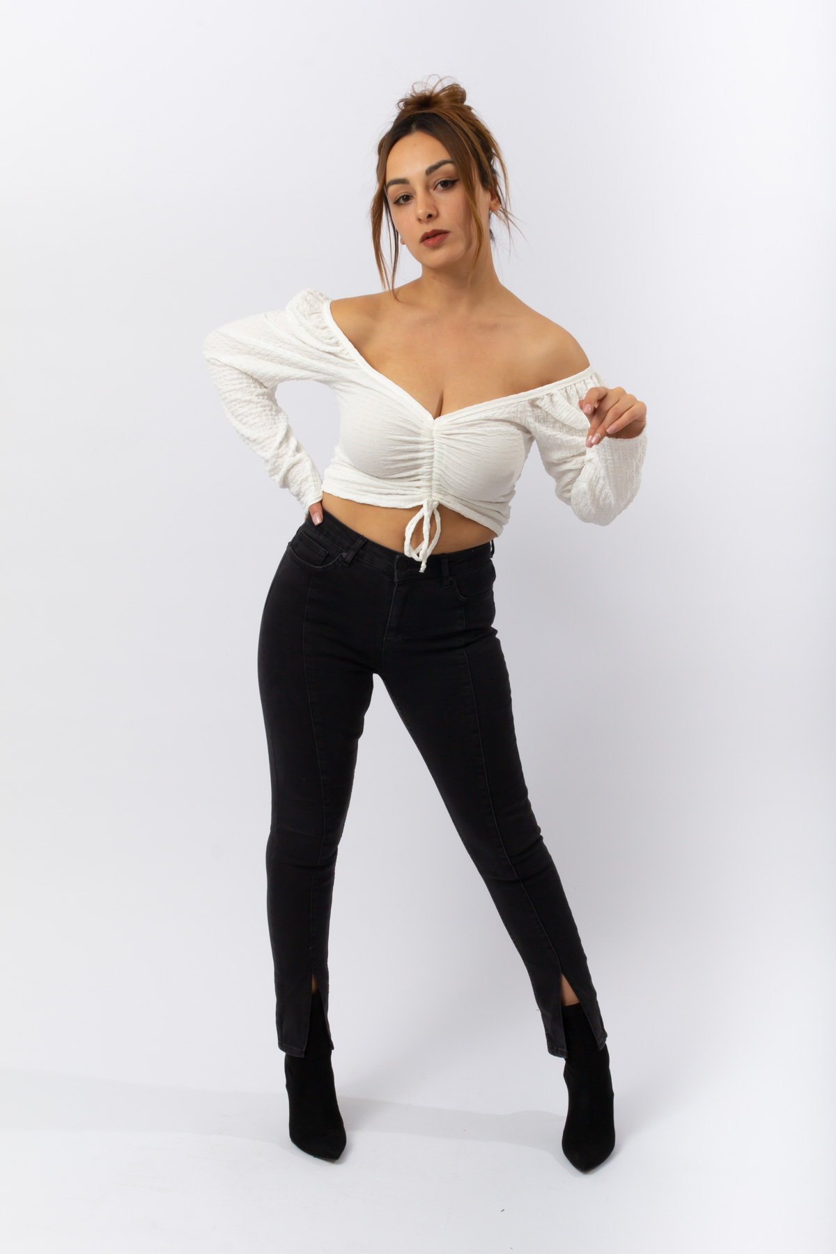 Beyaz Renk İp Büzmeli  Uzun Kol Crop