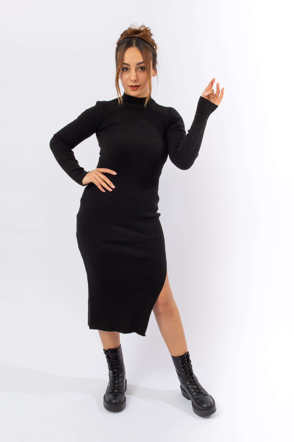 Siyah Renk Balıkçı Yaka Yırtmaçlı Triko Elbise