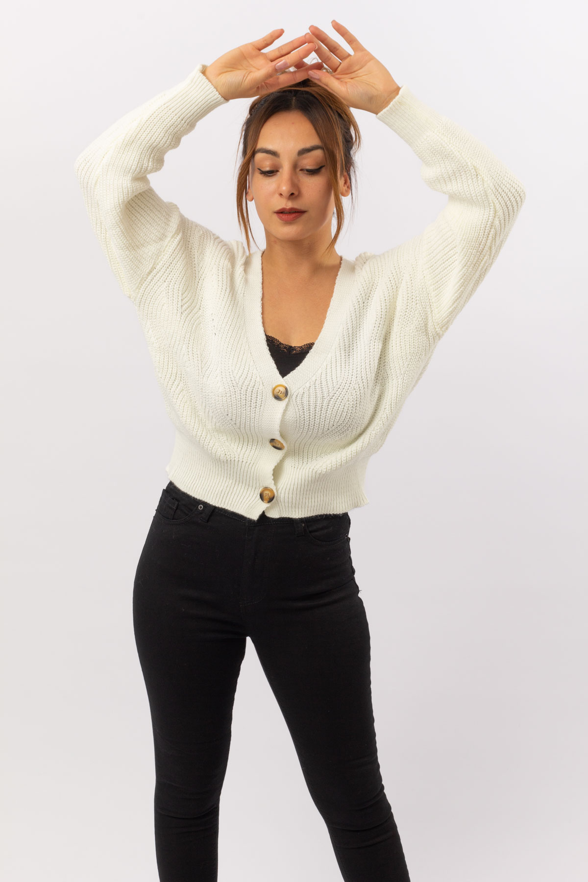 Beyaz Renk 3 Düğme Standart Hırka