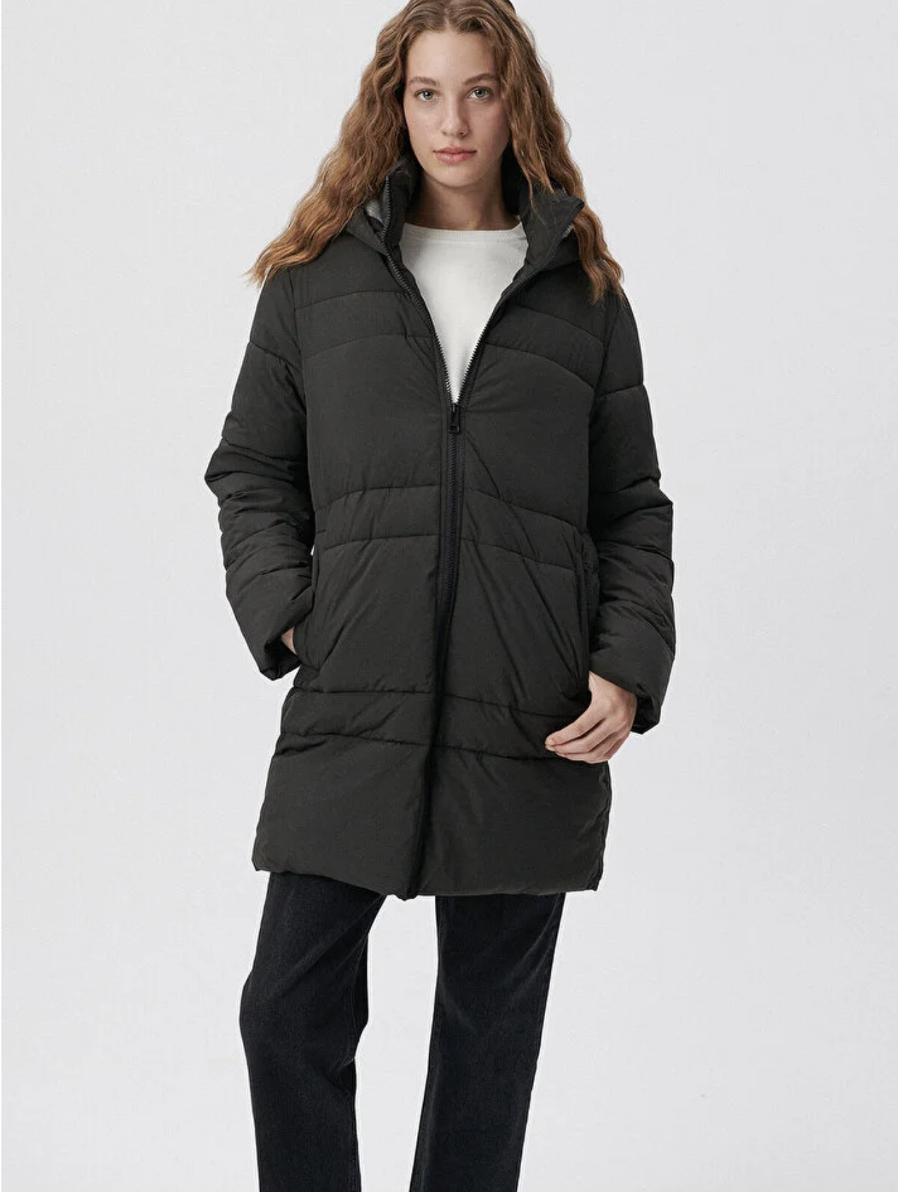 Siyah Regüler Kesim Parka Mont