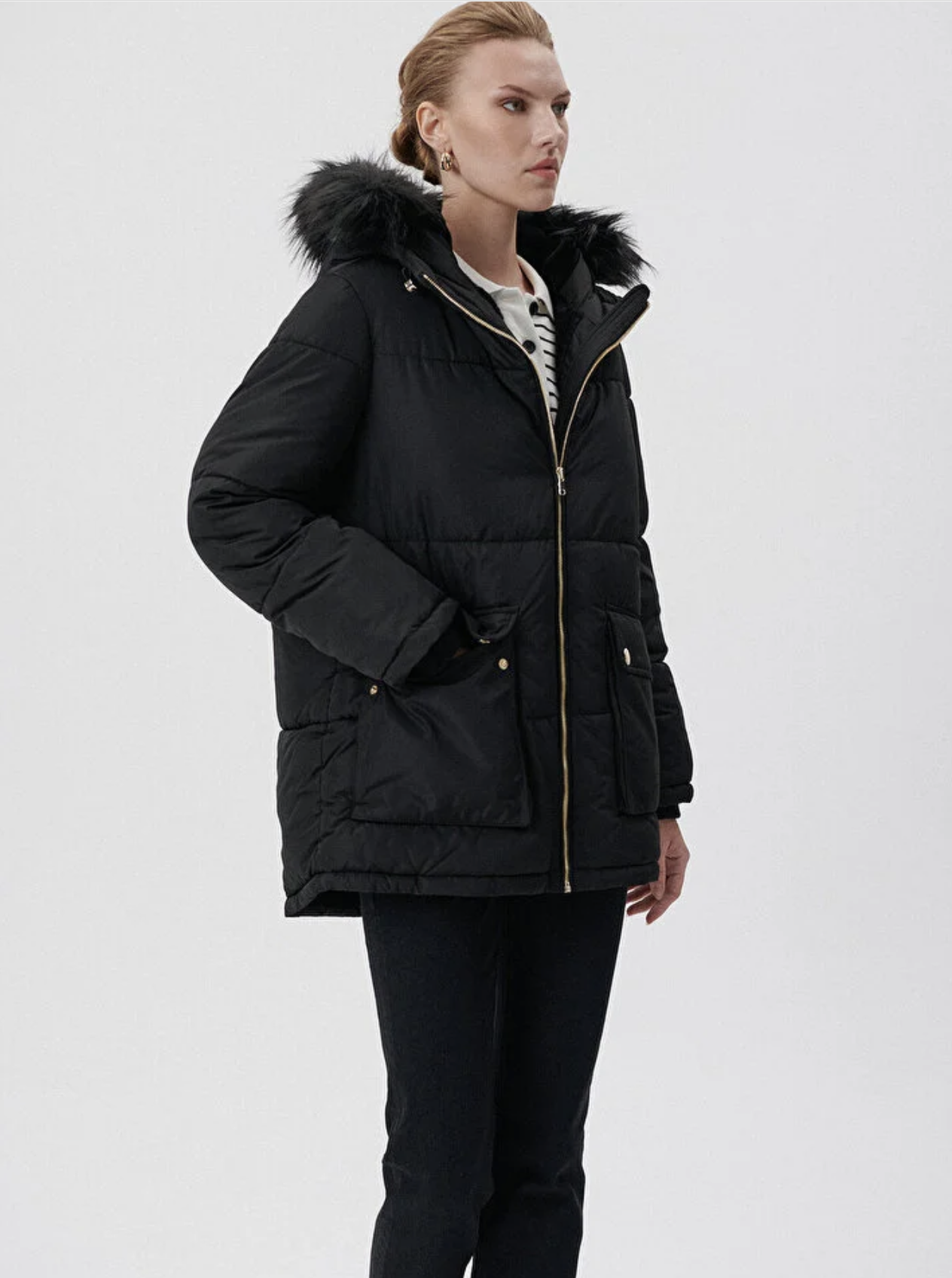 Suni Kürk Detaylı Siyah Şişme Loose Fit Mont