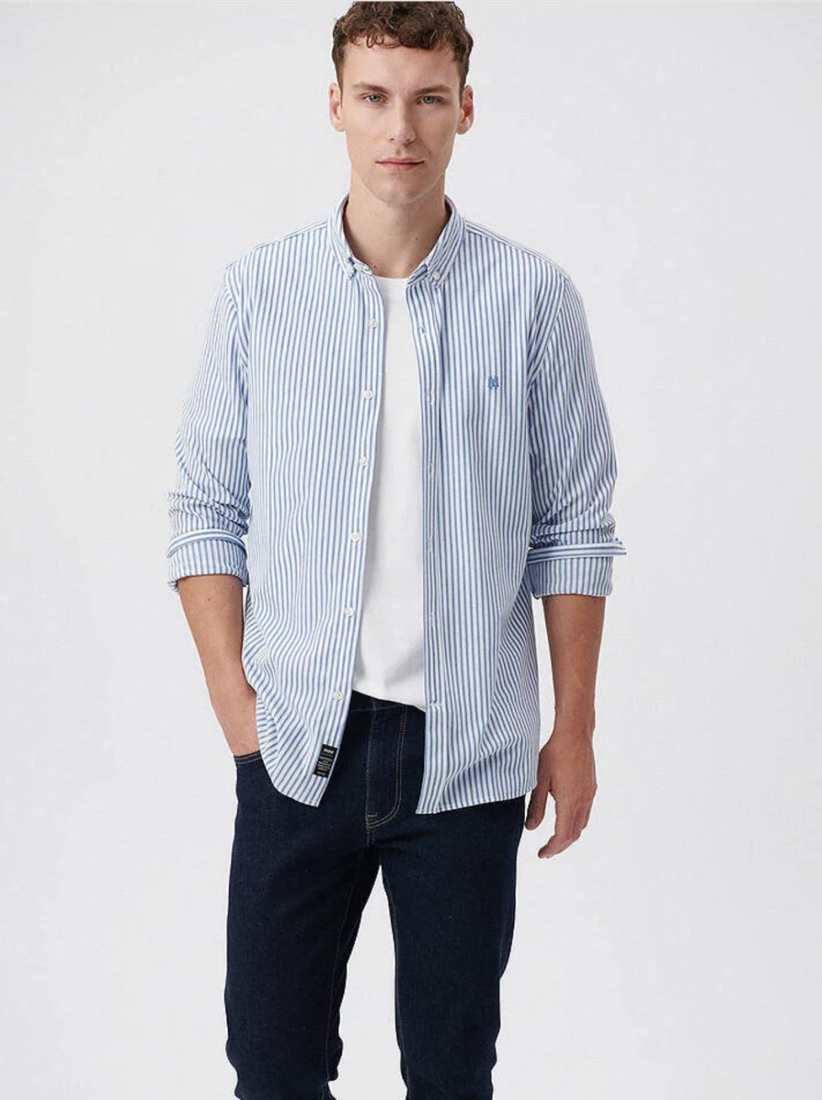 Beyaz Üzerine Mavi Çizgili Slimfit Örme Gömlek