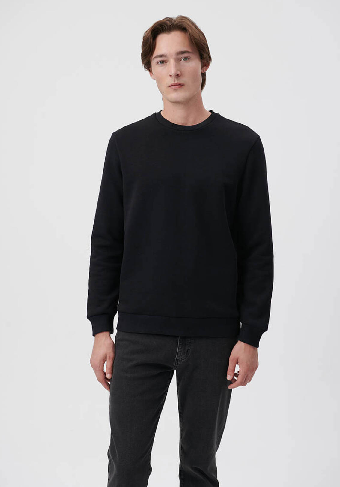 Bisiklet Yaka Siyah Şardonlu Basic Sweatshirt