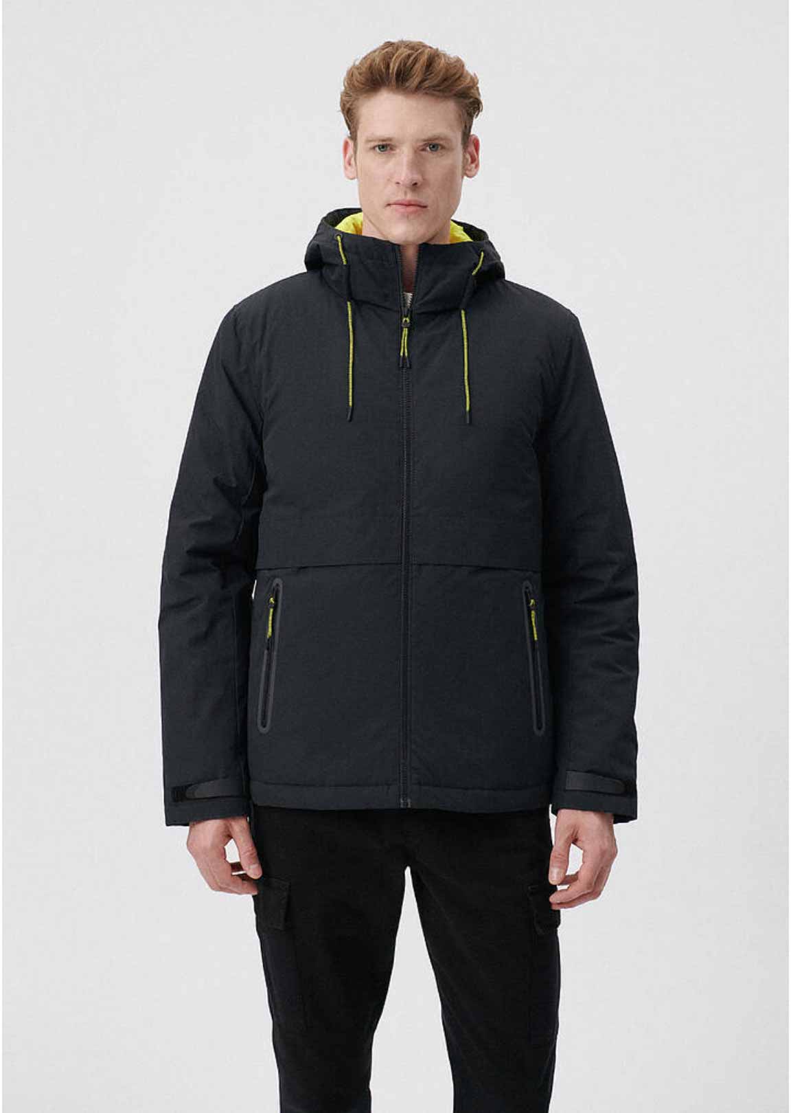 Siyah Kapüşonlu Slim Düz Kesim  Mont