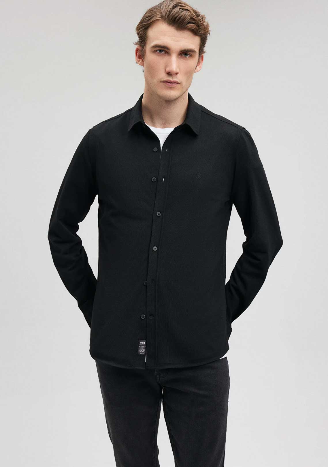 Uzun Kol Fit Kesim Siyah Gömlek