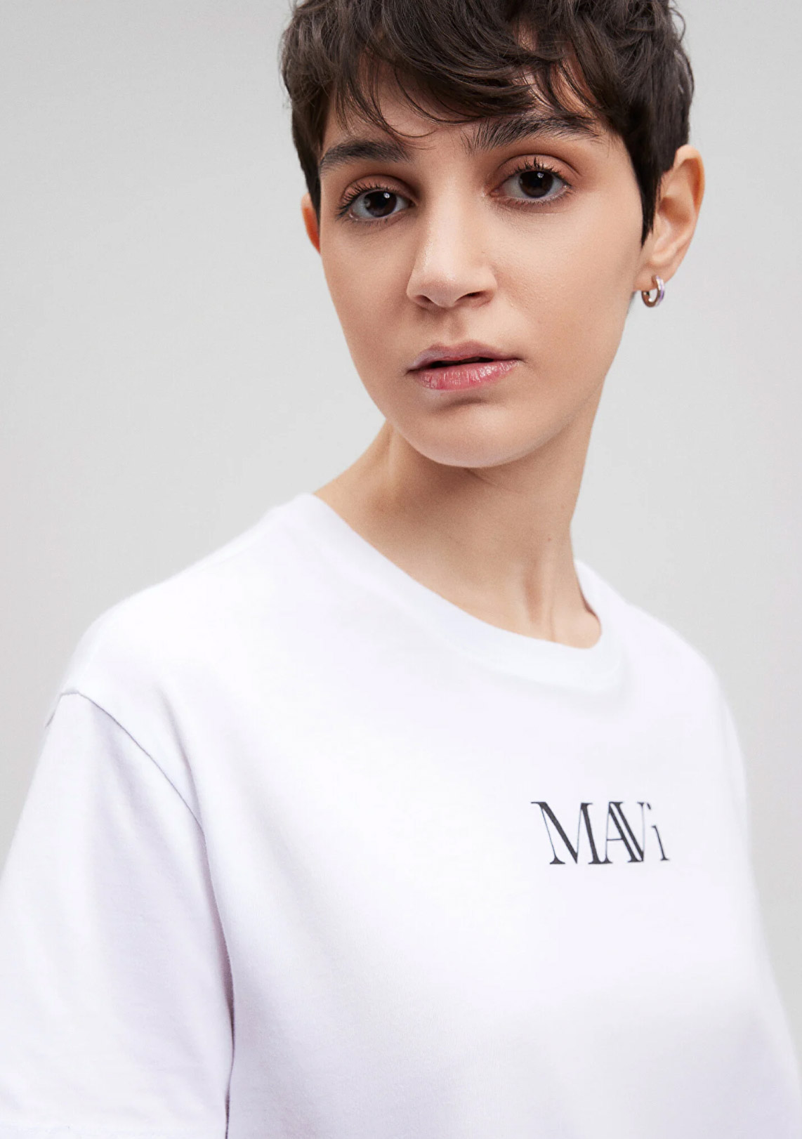 Mavi Logo Baskılı Beyaz Regular Fit Tişört