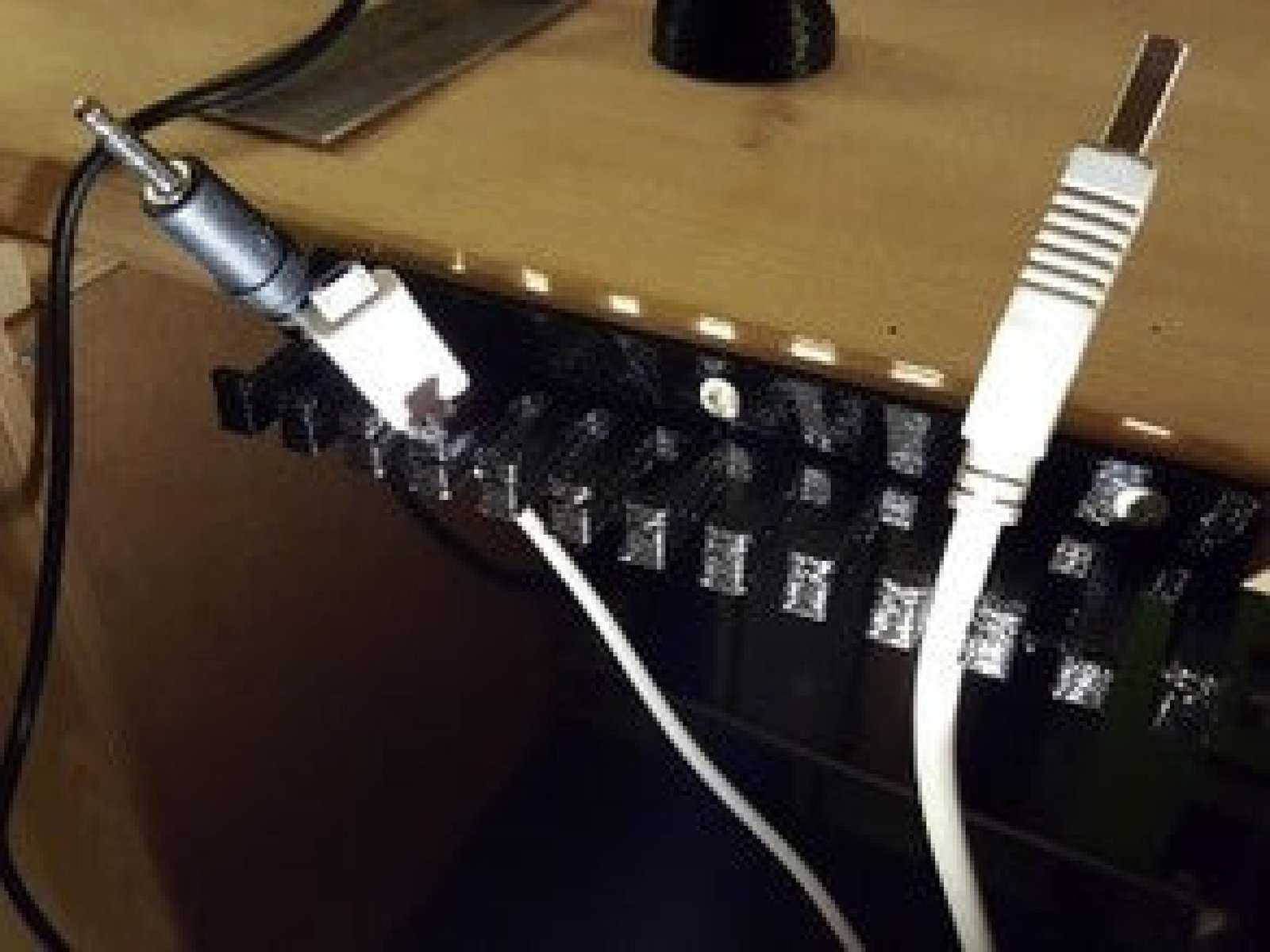 12'li Küçük Kablo Tutucu Masa Aparatı Siyah 15137