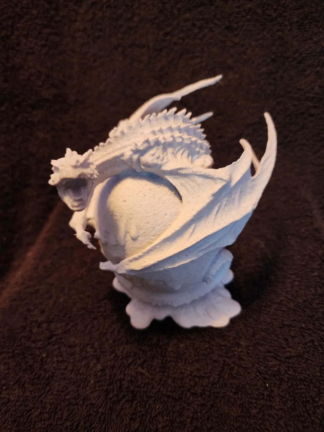 Yumurta Etrafına Sarılmış Ejderha P538266