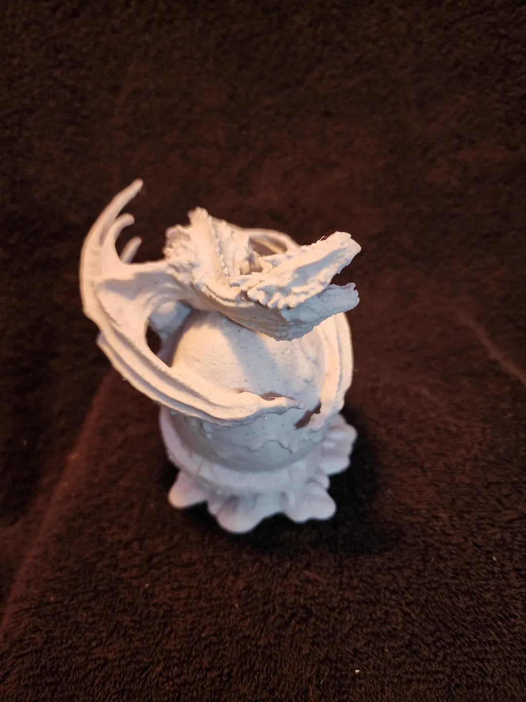 Yumurta Etrafına Sarılmış Ejderha P538266